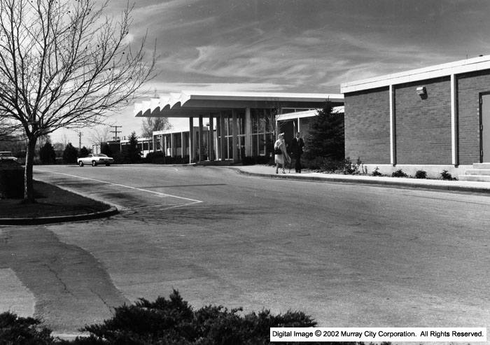 Cottonwood Hospital (ark:/87278/s6g162vh)